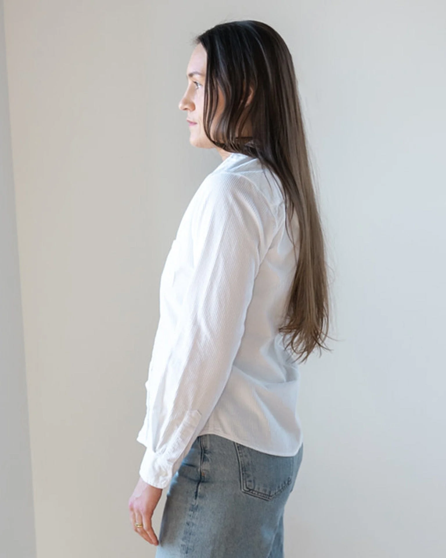 Barry Tailored Button Up Shirt in White Corduroy - Image 3