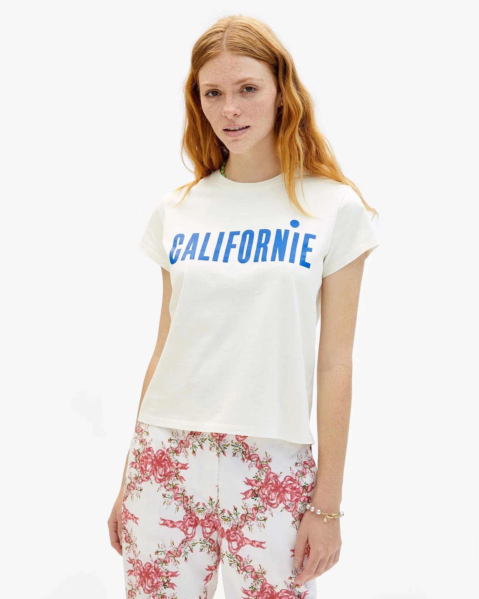 Californie Classic Tee in Cream w/ Cobalt