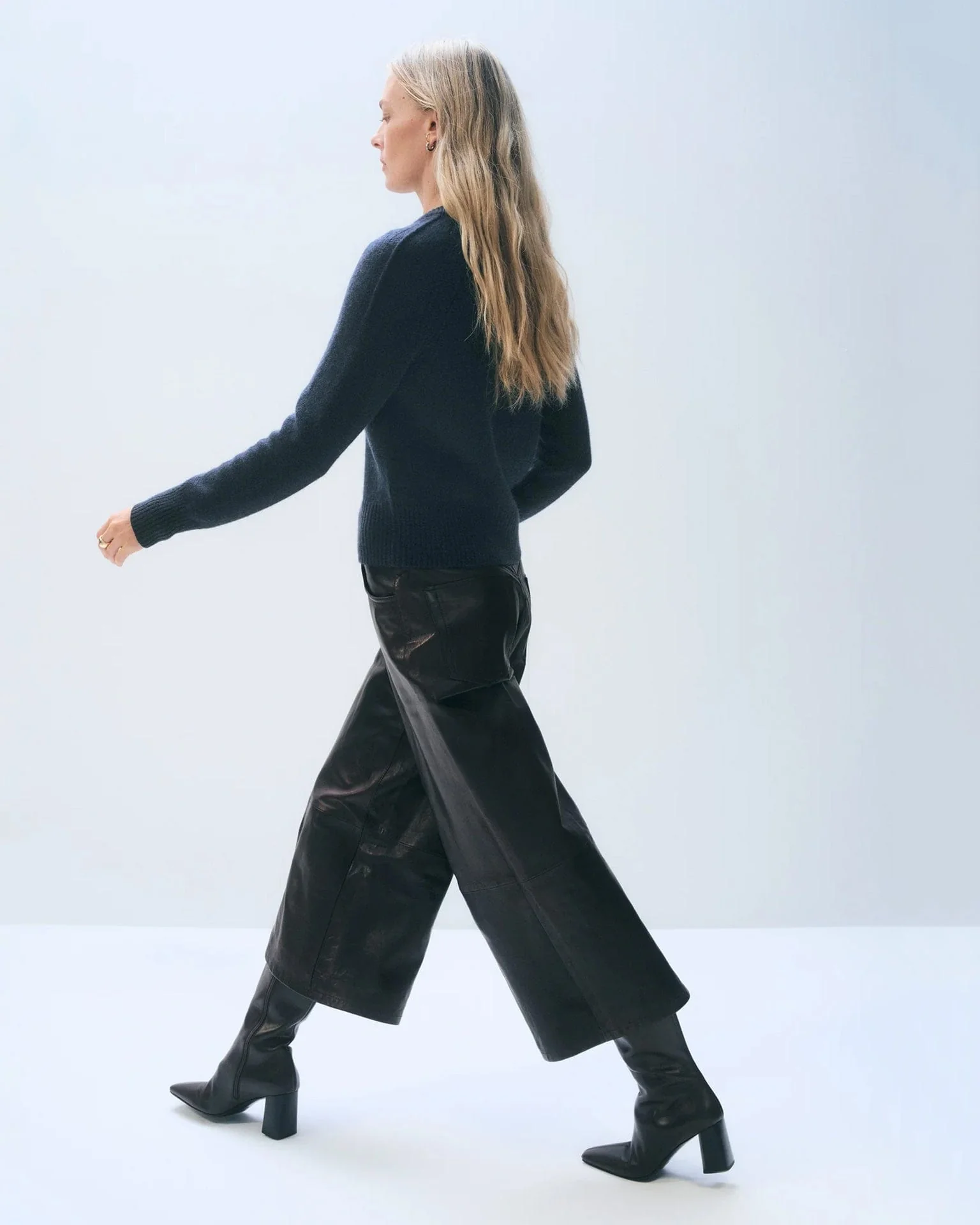 Cashmere Luxe Henley in Deep Navy - Image 3