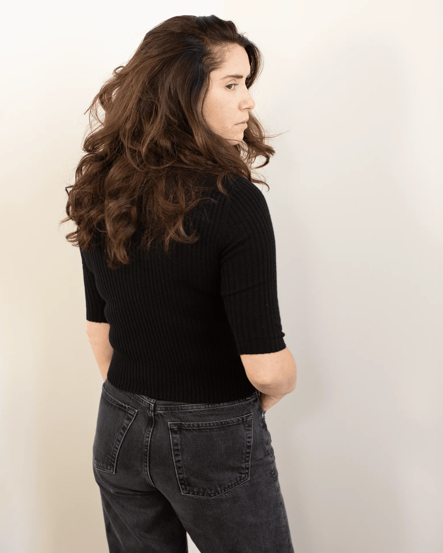 Cropped Elbow Sleeve Rib Turtleneck in Black - Image 5