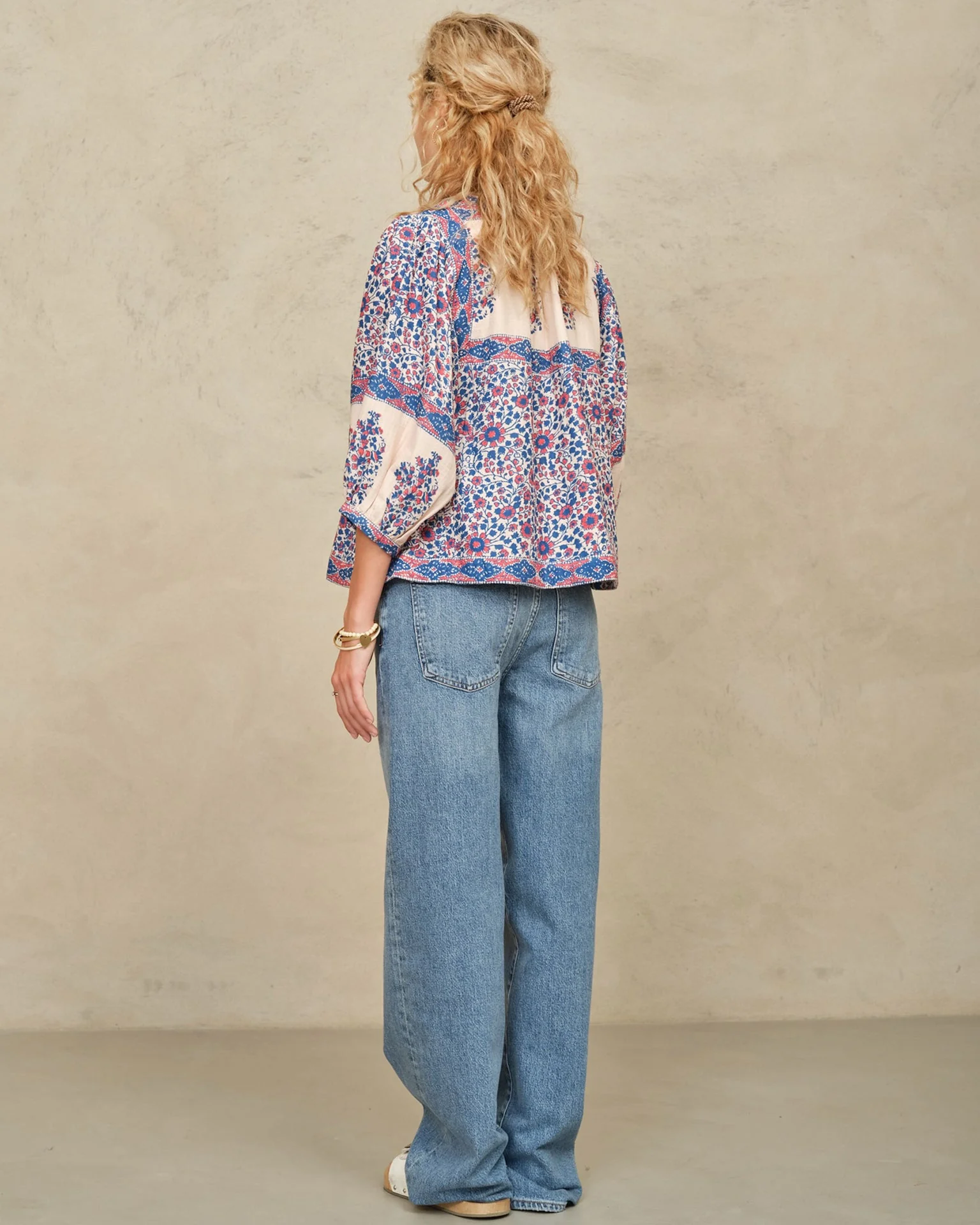 Della Print Jkt in Blue/Pink - Image 2