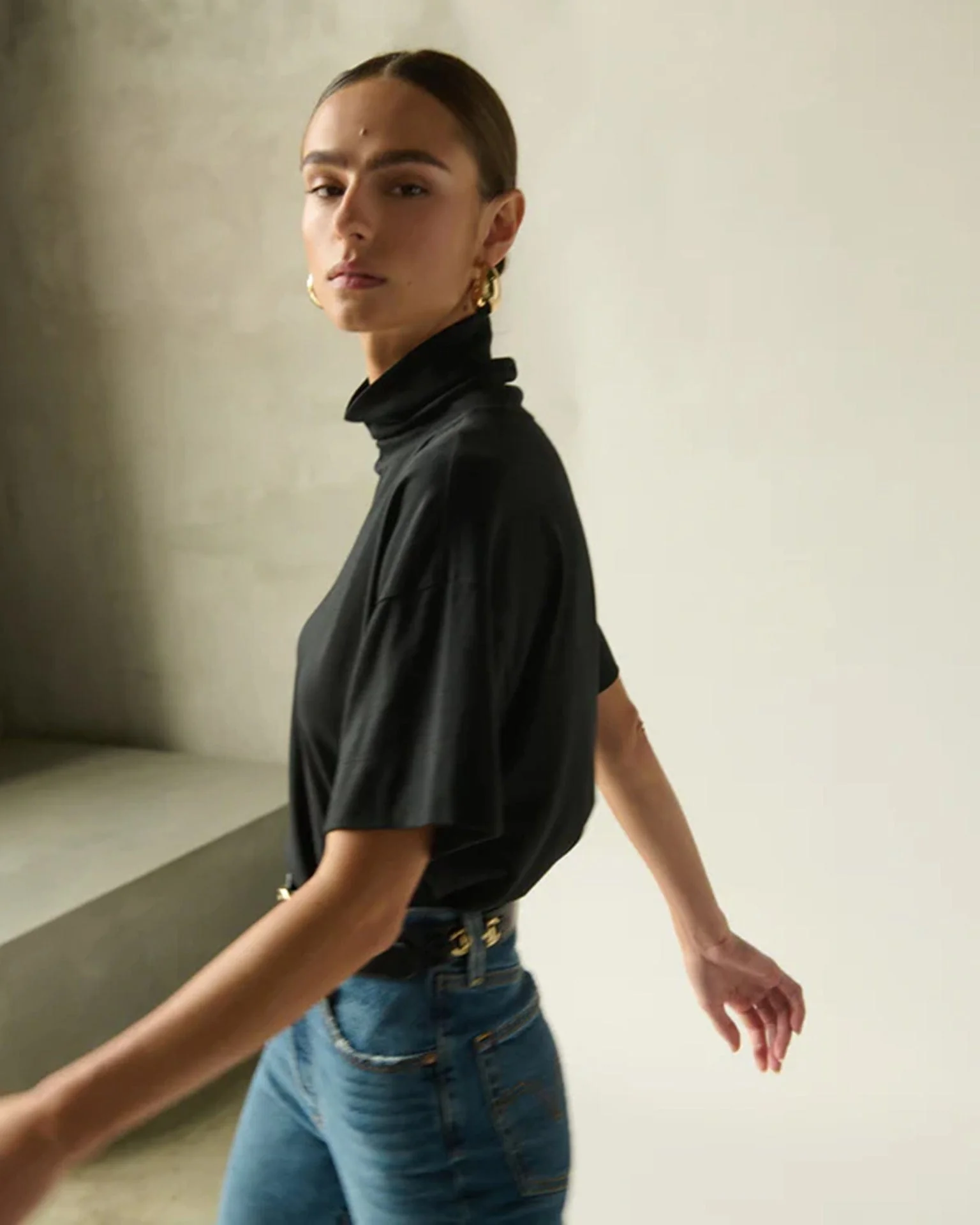 Fable Turtleneck Tee in Jet Black - Image 4
