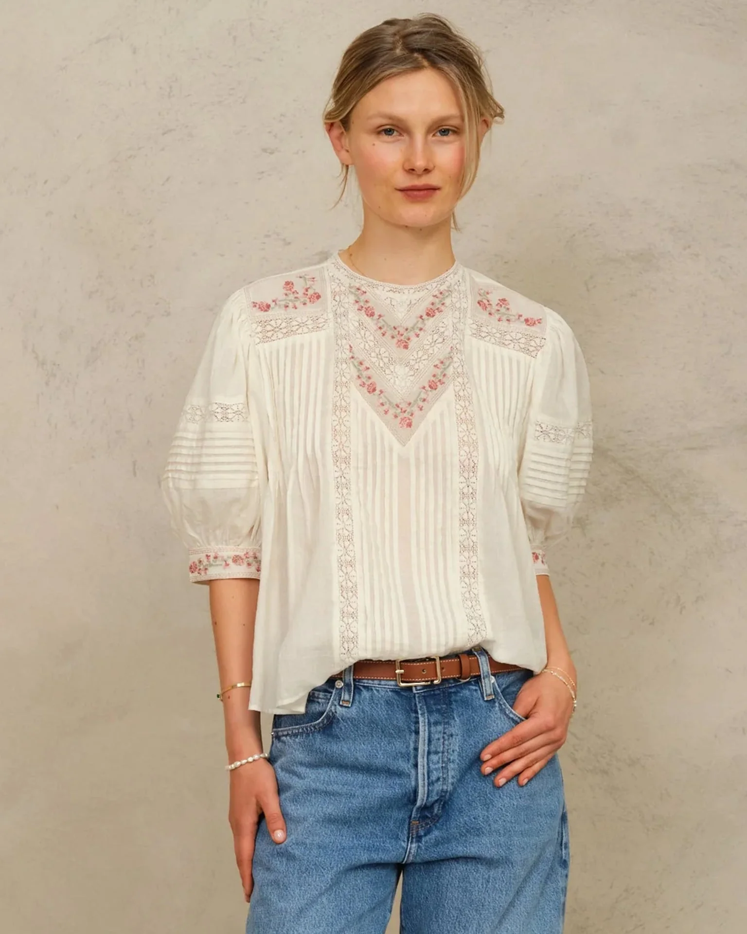Fleur Emb S/S Top in Ecru/Multi