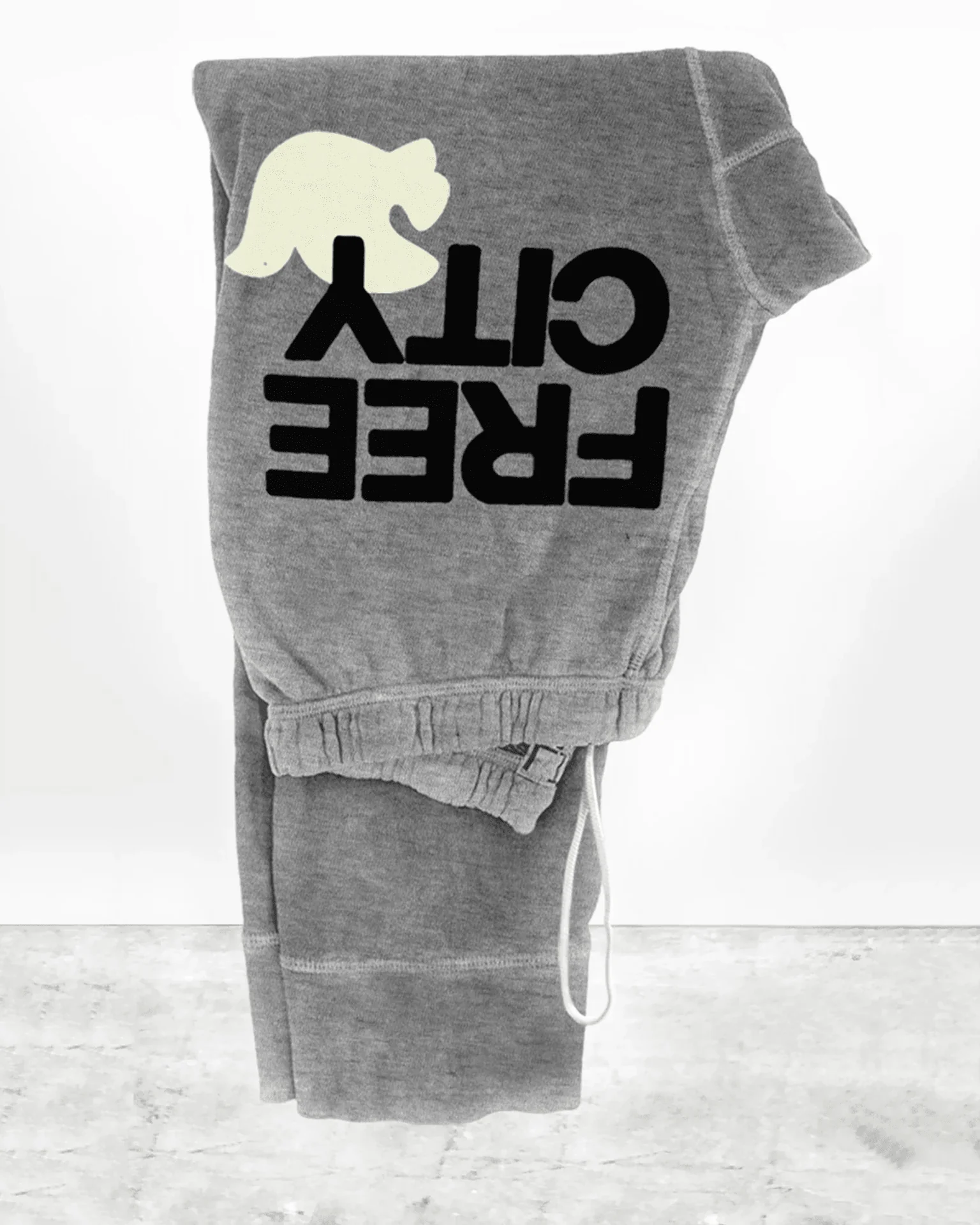 Large 3/4 Sweats in Heather Cream - Image 2