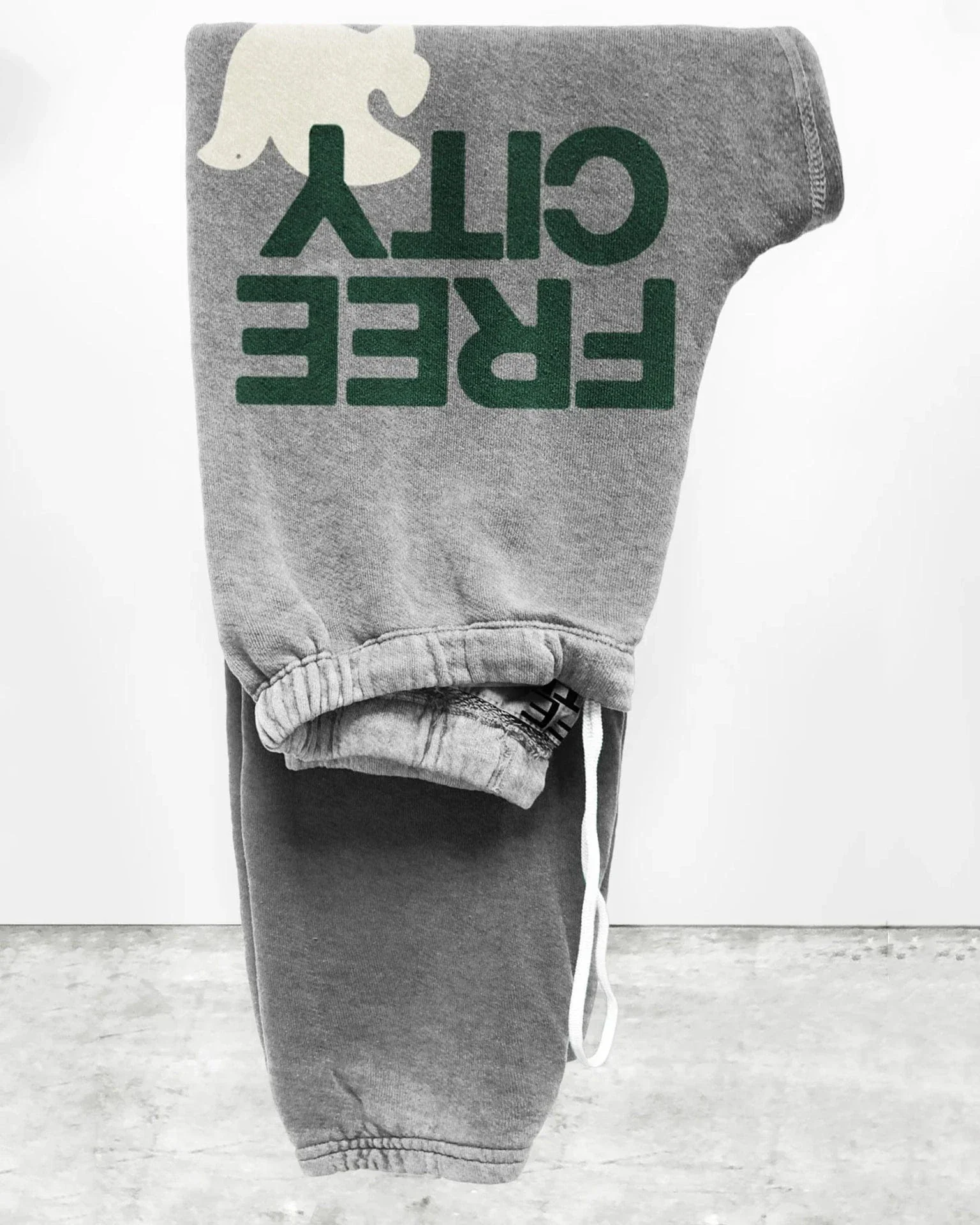 Large Heather Sweatpant in Heather Army - Image 2