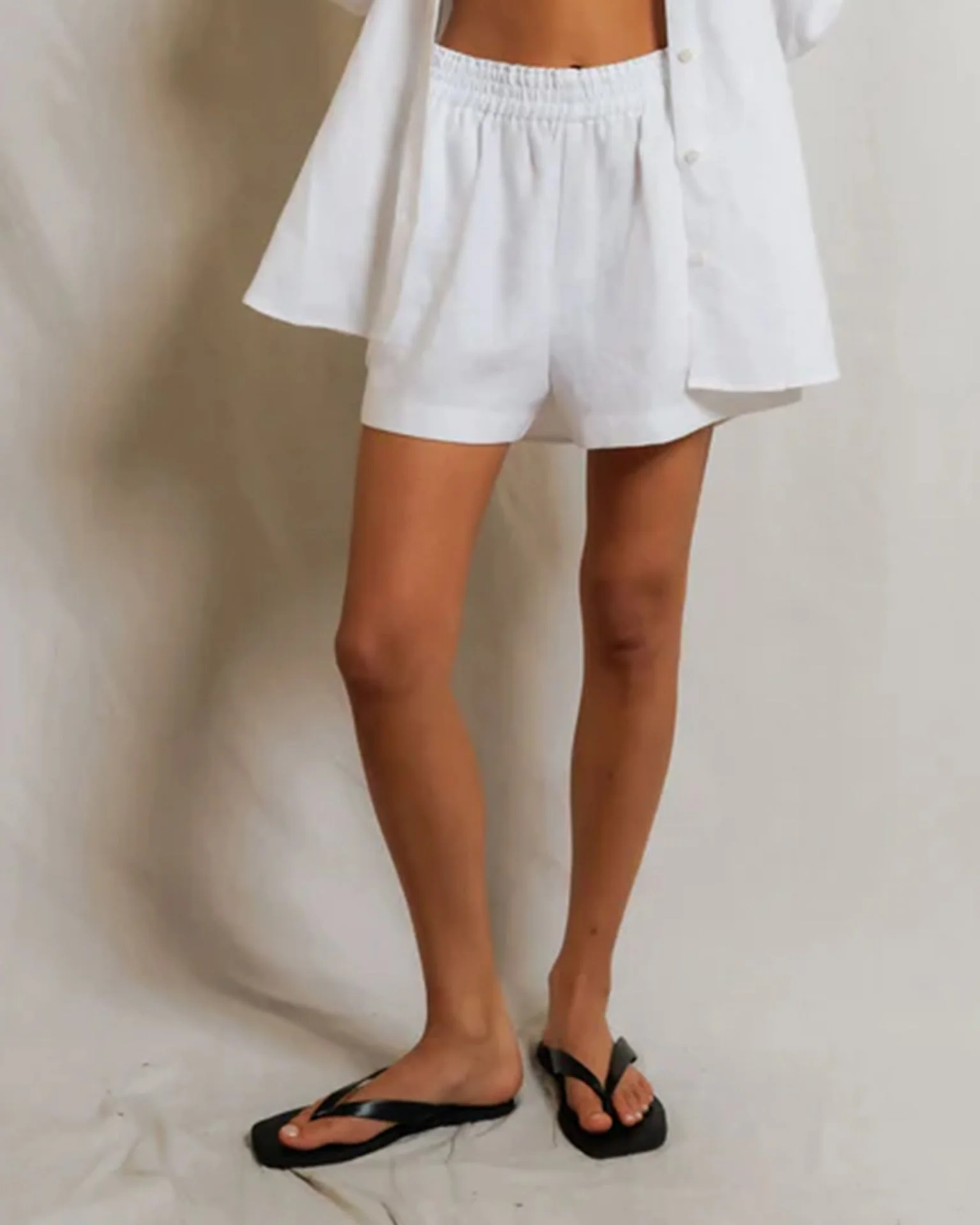 Malin - Linen Shorts in White