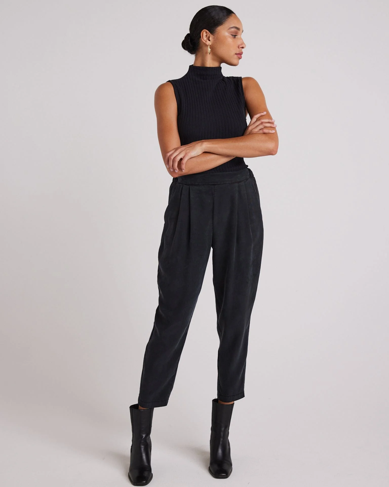 Nico Clean Waist Slouchy Trouser in Black - Image 2