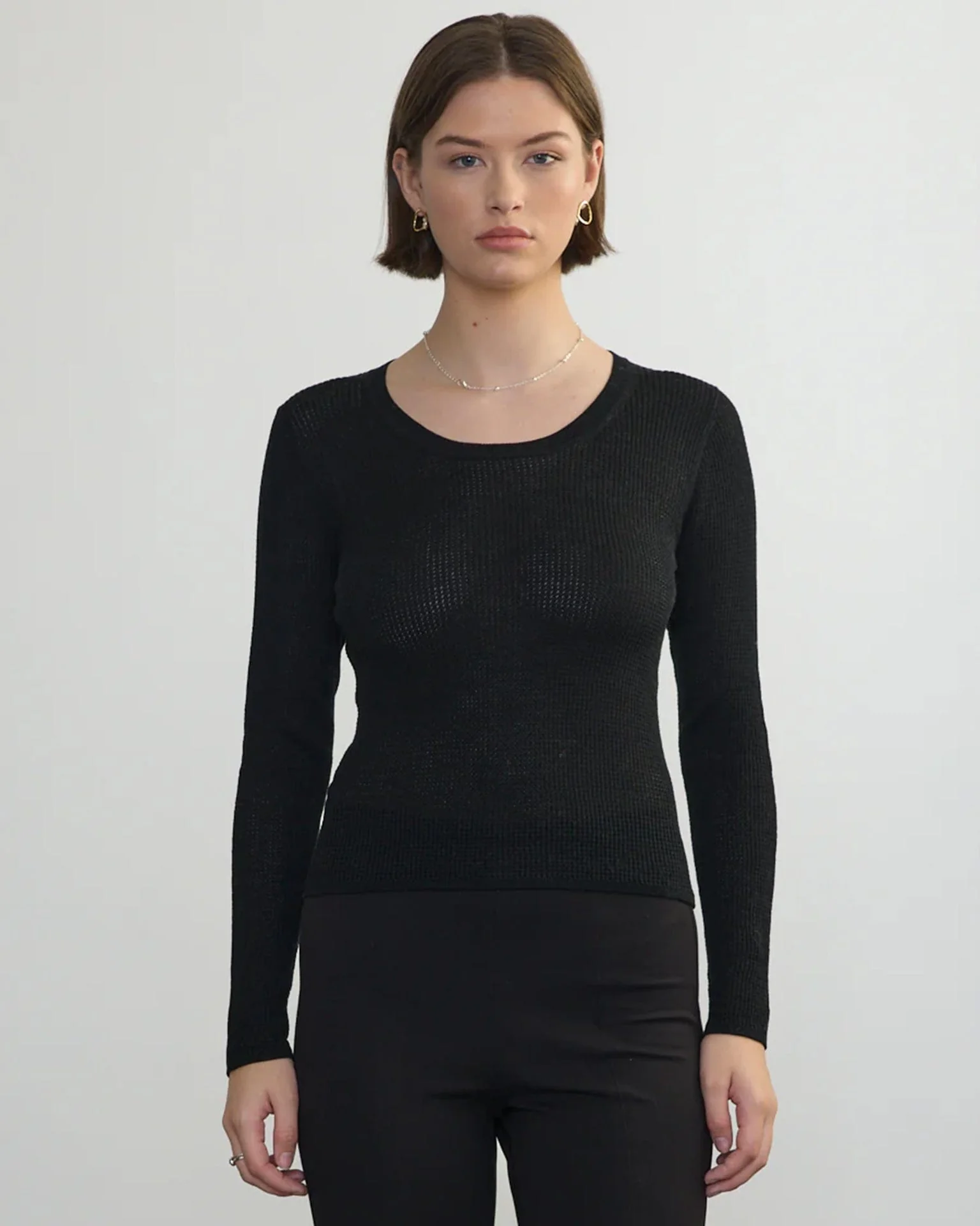 Scoop Neck Pullover in Black