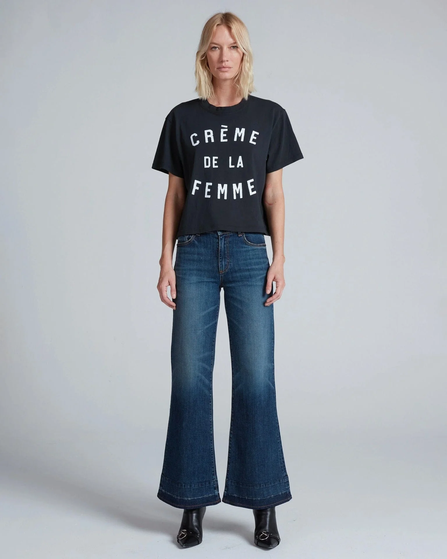 Shrunken Boy Tee in Crème De La Femme - Image 2