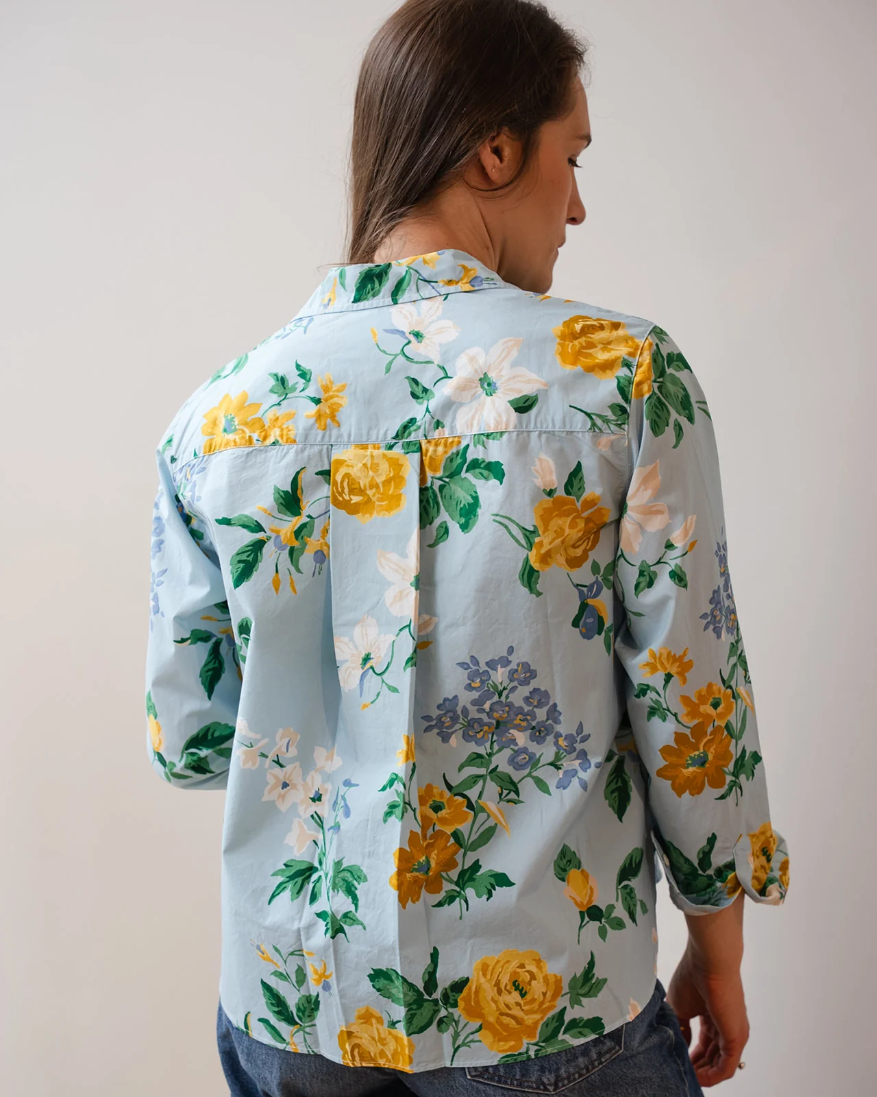 Silvio Untuckable Button-Up Shirt in Spring Bouquet - Image 4