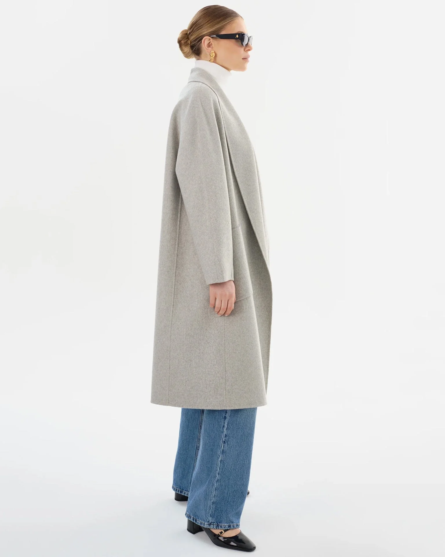 Thara in Light Grey - Image 3