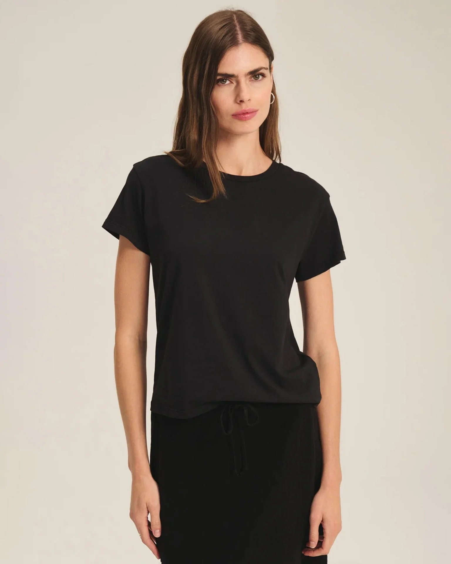 Tia Short Sleeve Crew Neck Top in Black