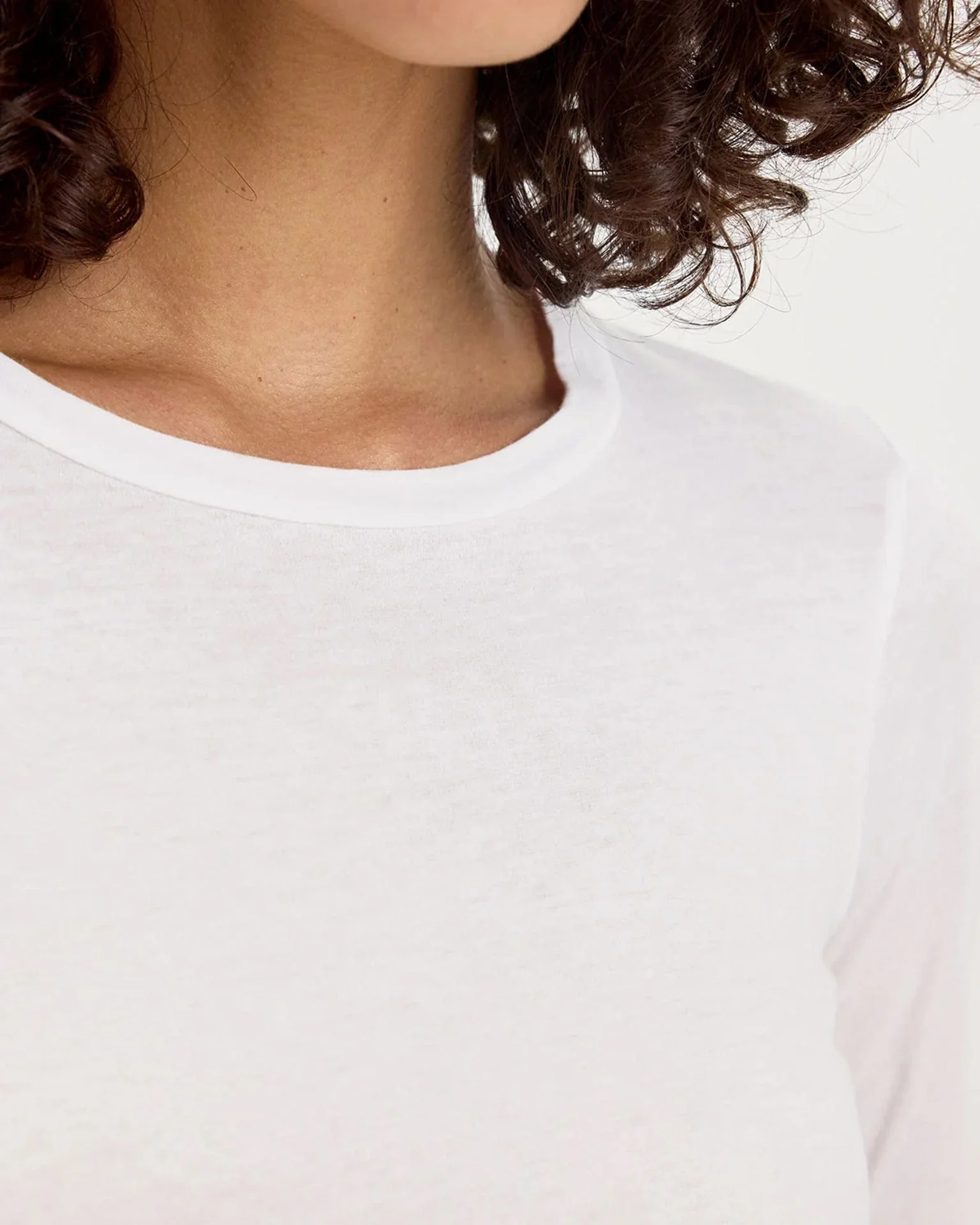 Zofina in White - Image 3